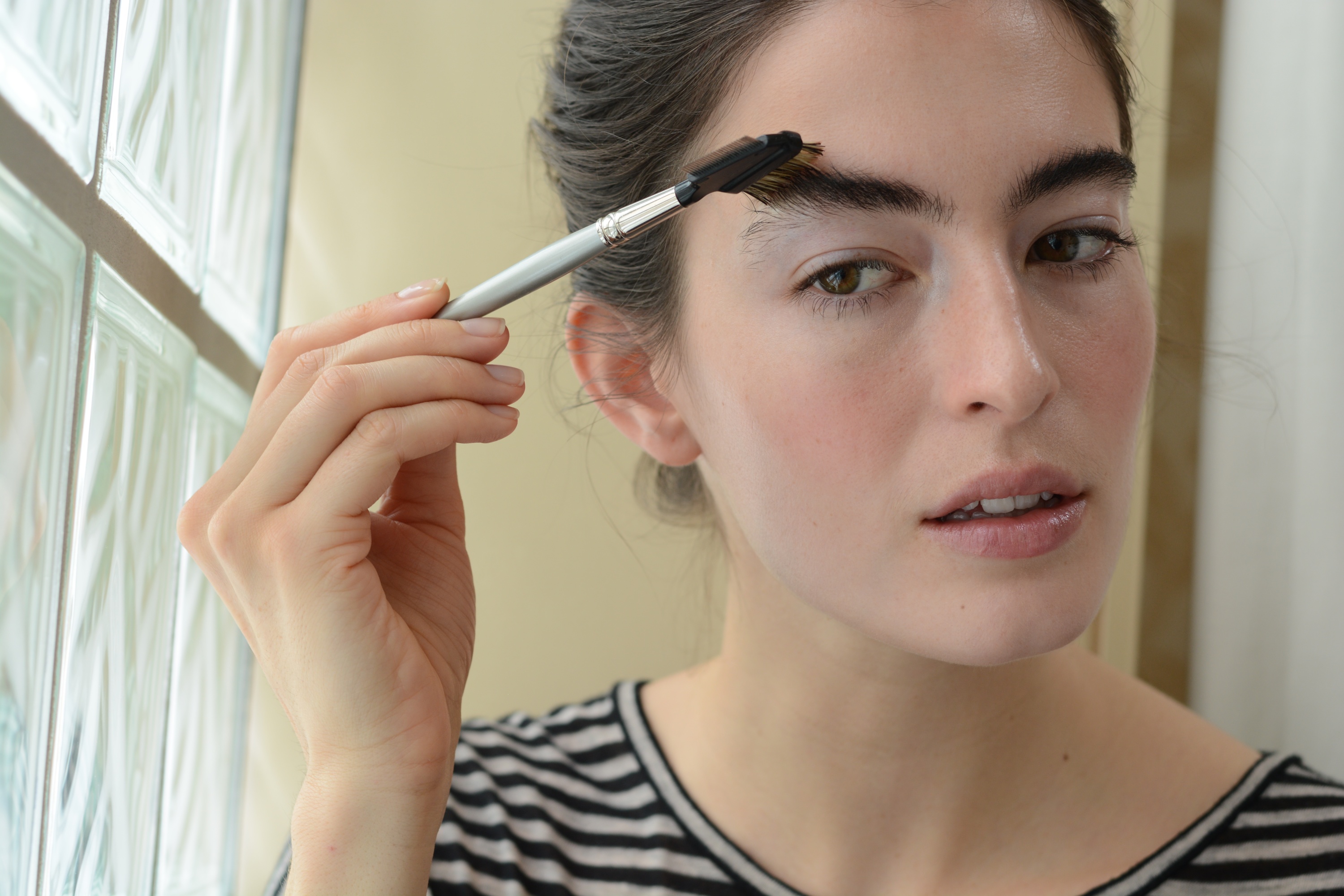 eyebrow brush