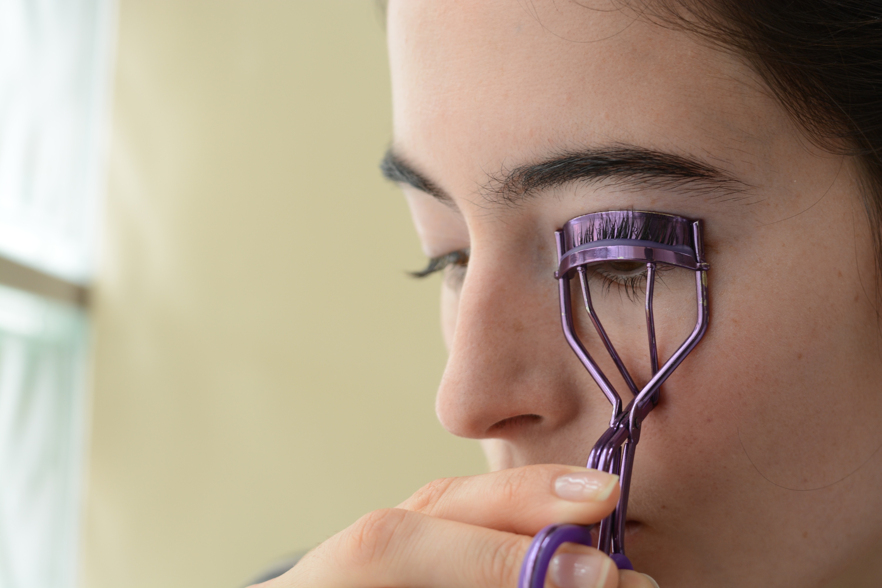 eyelash curler